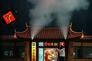 《无声法庭》庭审现场无配乐的空镜头
